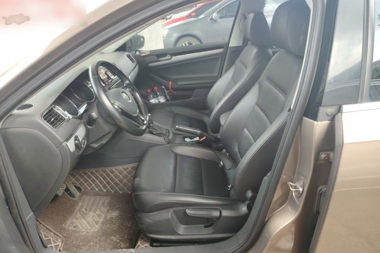 Used Volkswagen Sagitar 2017 180TSI Automatic Luxury Edition Left Front Seat