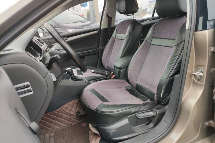 Used Volkswagen Sagitar 2017 230TSI Automatic Comfort Version Left Front Seat