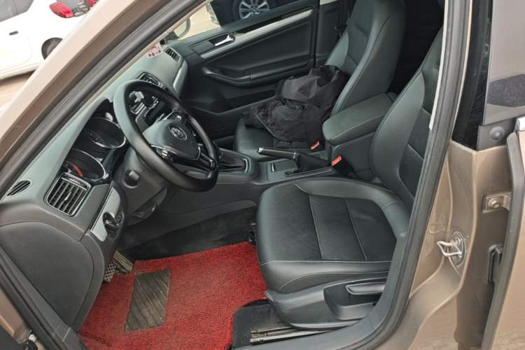Used Volkswagen Sagitar 2017 1.6L Automatic Comfort Model Left Front Seat