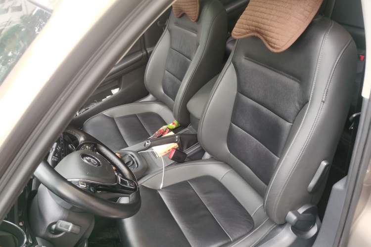 Used Volkswagen Sagitar 2017 230TSI Automatic Comfort Version Left Front Seat