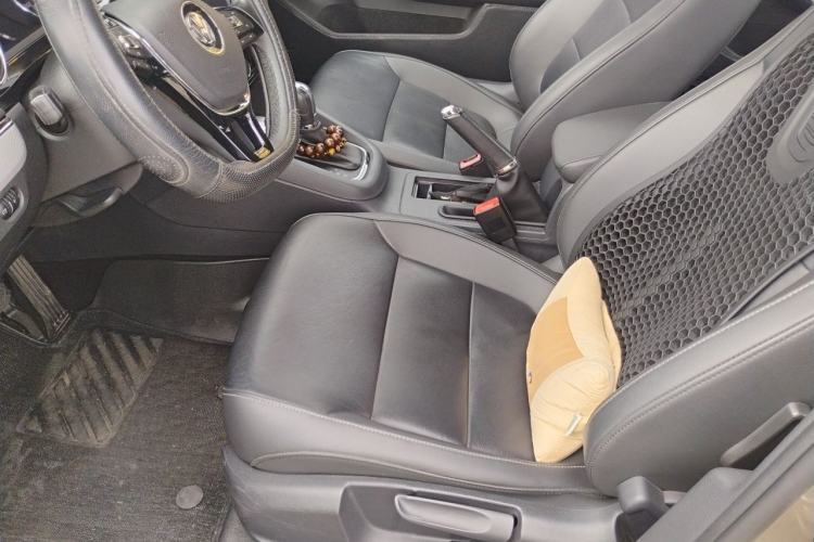 Used Volkswagen Sagitar 2017 230TSI Automatic Comfort Version Left Front Seat