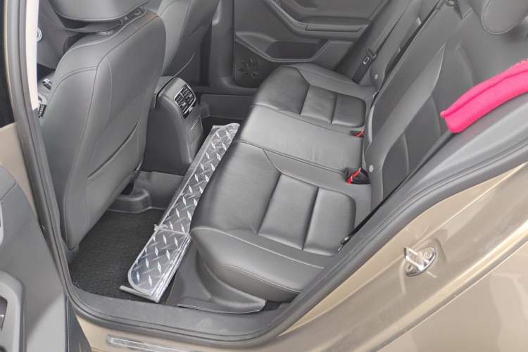 Used Volkswagen Sagitar 2017 230TSI Automatic Comfort Version Left Rear Seat