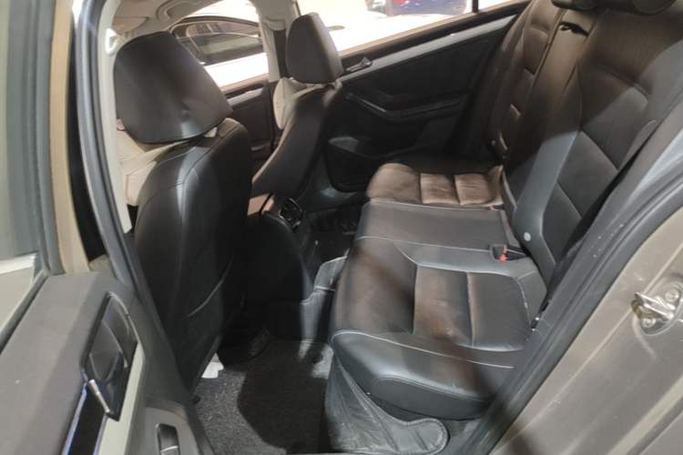 Used Volkswagen Sagitar 2017 230TSI Automatic Comfort Version Left Rear Seat