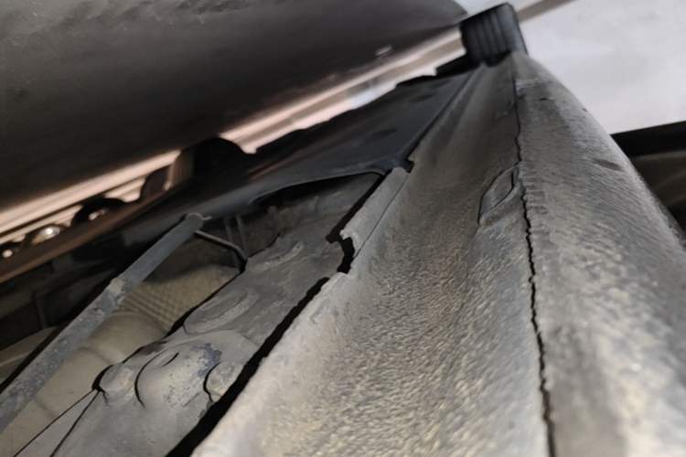 Used Volkswagen Sagitar 2017 230TSI Automatic Comfort Version Left Side Sill