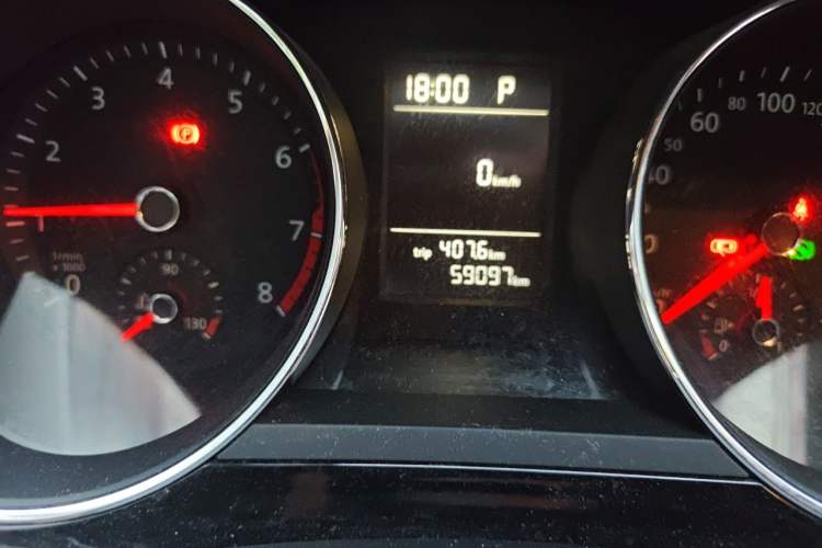 Used Volkswagen Sagitar 2017 230TSI Automatic Comfort Version Odometer Close Up