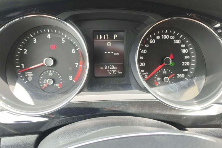 Used Volkswagen Sagitar 2017 230TSI Automatic Comfort Version Odometer Close Up
