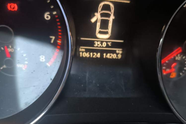 Used Volkswagen Sagitar 2017 230TSI Automatic Luxury Edition Odometer Close Up