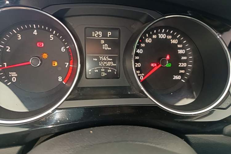 Used Volkswagen Sagitar 2017 1.6L Automatic Comfort Model Odometer Close Up