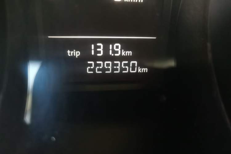 Used Volkswagen Sagitar 2017 230TSI Automatic Comfort Version Odometer Close Up