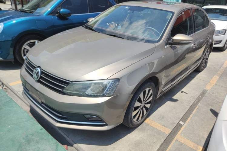 Used Volkswagen Sagitar 2017 1.6L Automatic Comfort Model Guazi used car, China used car export, Used car for sale, Used cars, Cheapest cars for sale