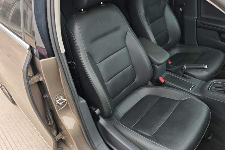 Used Volkswagen Sagitar 2017 1.6L Automatic Comfort Model Right Front Seat