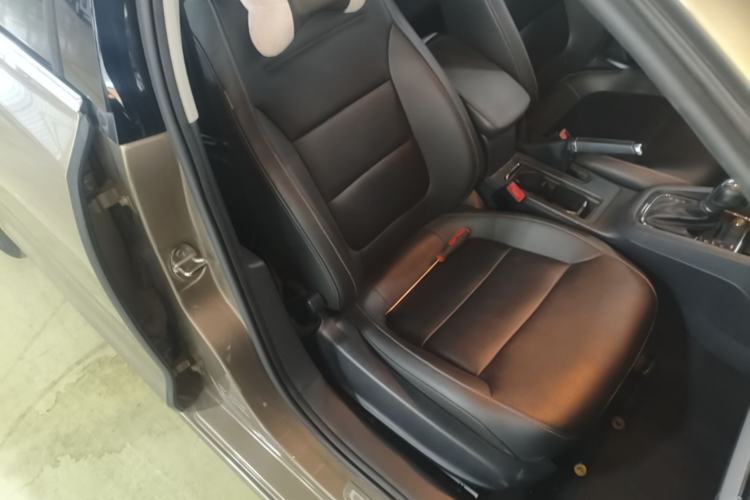 Used Volkswagen Sagitar 2017 230TSI Automatic Comfort Version Right Front Seat
