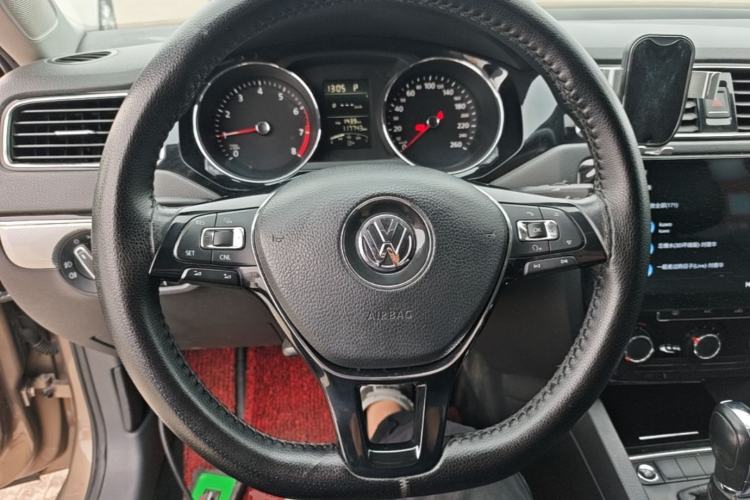 Used Volkswagen Sagitar 2017 1.6L Automatic Comfort Model Steering Wheel