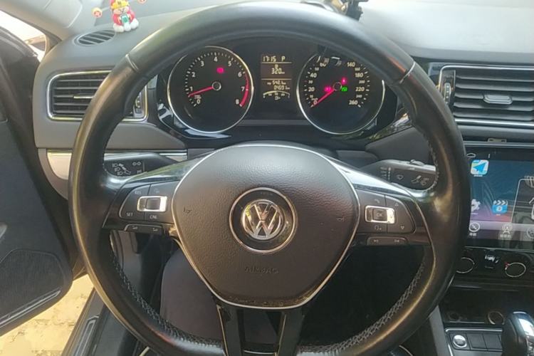 Used Volkswagen Sagitar 2017 1.6L Automatic Comfort Model Steering Wheel