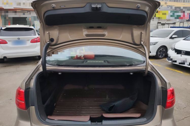 Used Volkswagen Sagitar 2017 230TSI Automatic Comfort Version Trunk