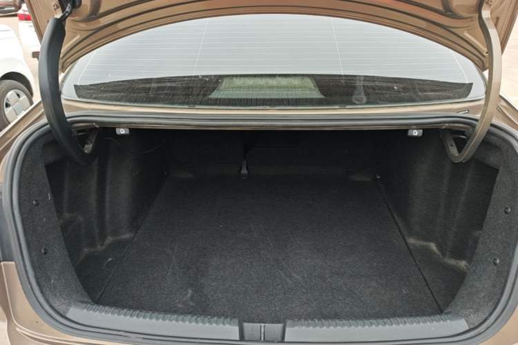 Used Volkswagen Sagitar 2017 1.6L Automatic Comfort Model Trunk