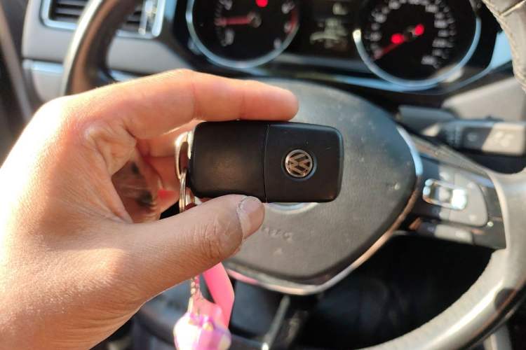 Used Volkswagen Sagitar 2017 1.6L Manual Comfort Model Vehicle Key