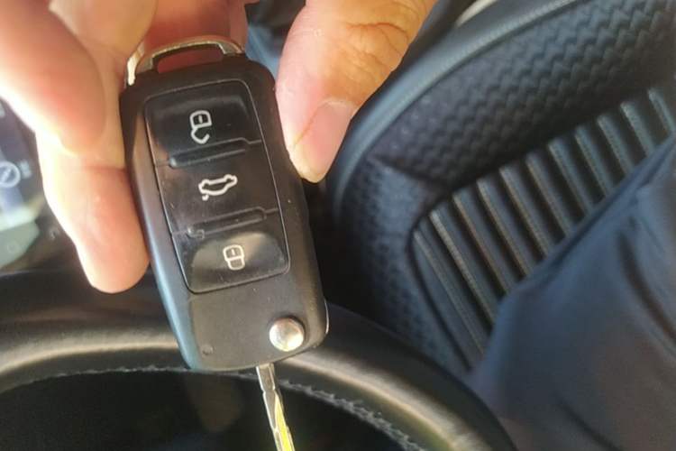 Used Volkswagen Sagitar 2017 1.6L Automatic Comfort Model Vehicle Key