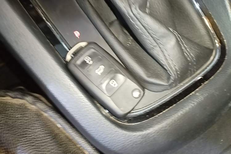 Used Volkswagen Sagitar 2017 230TSI Automatic Comfort Version Vehicle Key