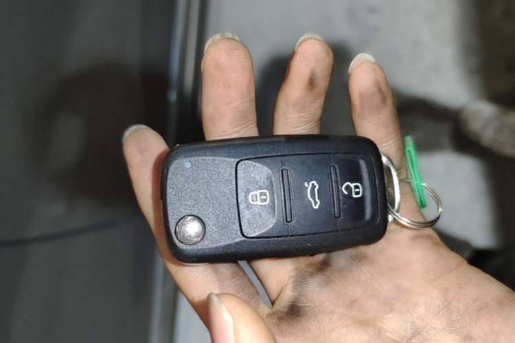 Used Volkswagen Sagitar 2017 230TSI Automatic Comfort Version Vehicle Key