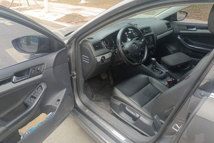 Used Volkswagen Sagitar 2017 1.6L Automatic Comfort Model Driver Seat