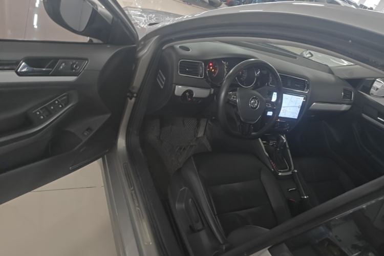 Used Volkswagen Sagitar 2017 1.6L Automatic Comfort Model Driver Seat