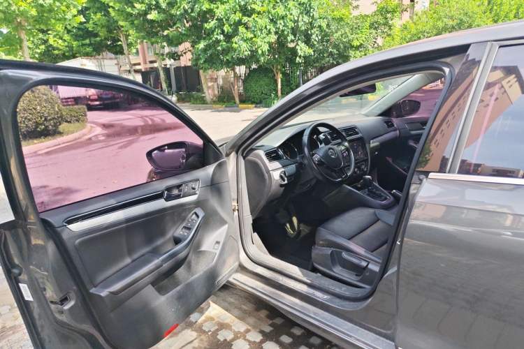 Used Volkswagen Sagitar 2017 1.6L Automatic Comfort Model Driver Seat