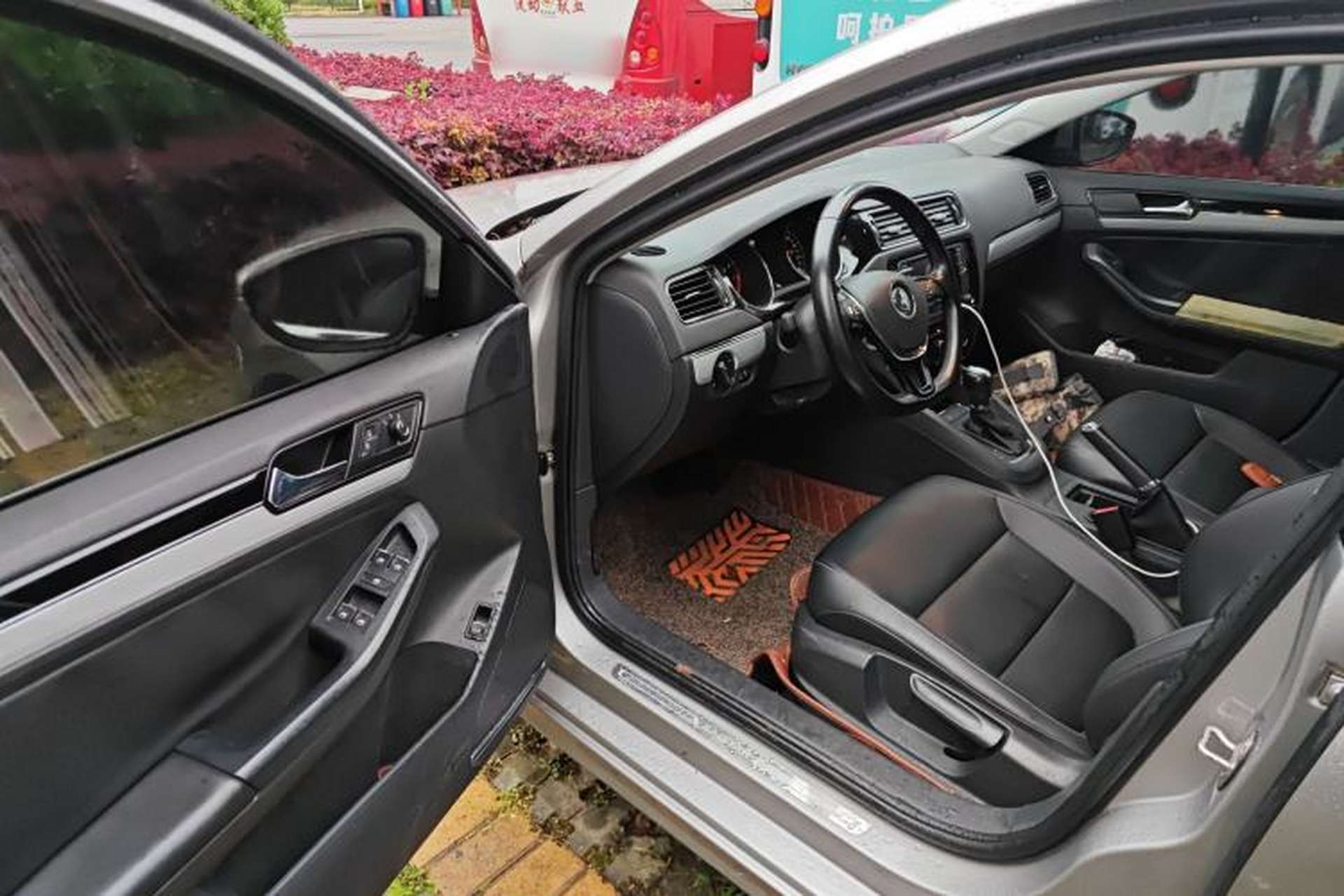 Used Volkswagen Sagitar 2017 180TSI Automatic Luxury Edition Driver Seat