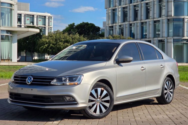 Used Volkswagen Sagitar 2017 230TSI Automatic Comfort Version Guazi used car, China used car export, Used car for sale, Used  cars, Cheapest cars for sale