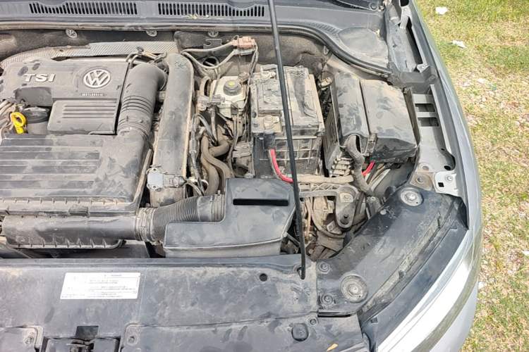 Used Volkswagen Sagitar 2017 230TSI Automatic Comfort Version Engine Bay Left