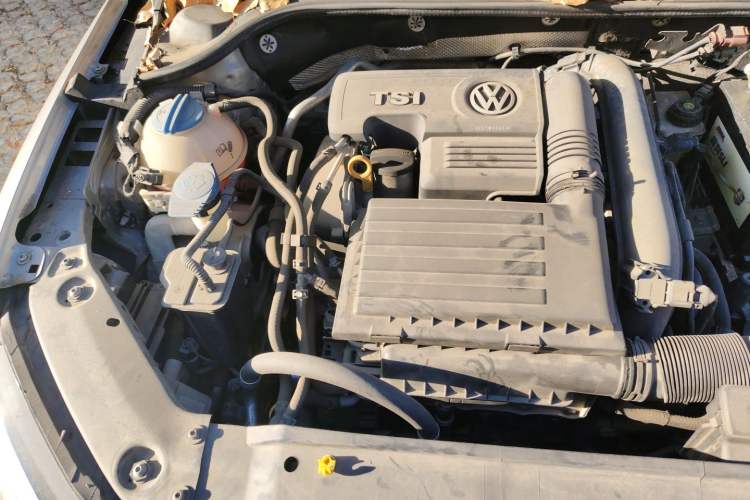 Used Volkswagen Sagitar 2017 230TSI Automatic Comfort Version Engine Bay Right