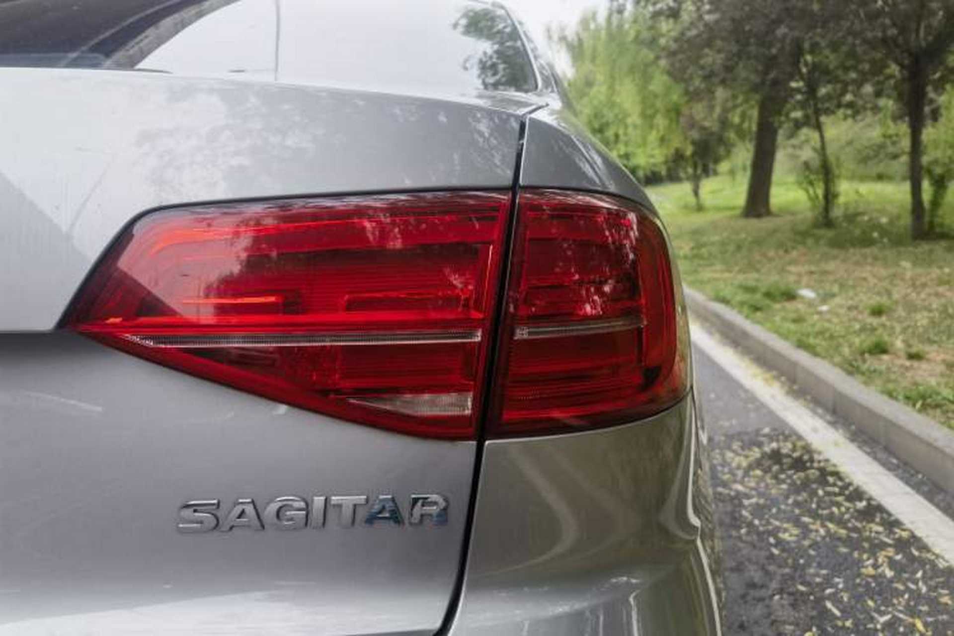 Used Volkswagen Sagitar 2017 1.6L Manual Comfort Model Exterior 3