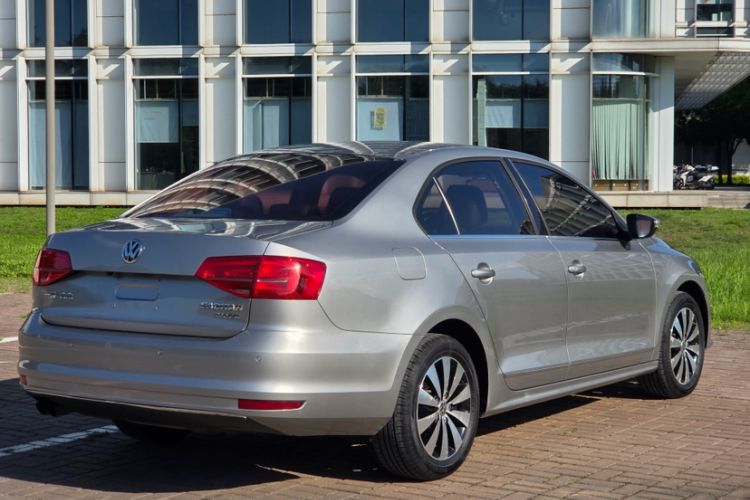 Used Volkswagen Sagitar 2017 230TSI Automatic Comfort Version Exterior 3