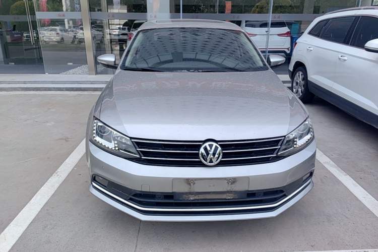 Used Volkswagen Sagitar 2017 230TSI Automatic Luxury Edition Front