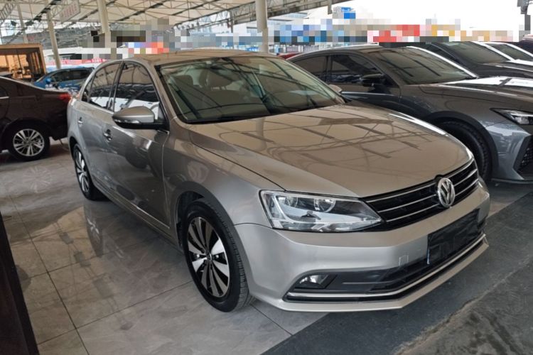 Used Volkswagen Sagitar 2017 180TSI Automatic Luxury Edition Front Right 45 Deg