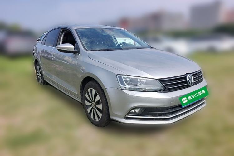 Used Volkswagen Sagitar 2017 230TSI Automatic Comfort Version Front Right 45 Deg