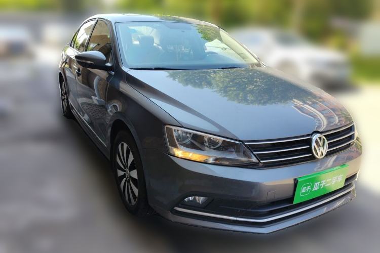 Used Volkswagen Sagitar 2017 230TSI Automatic Comfort Version Front Right 45 Deg