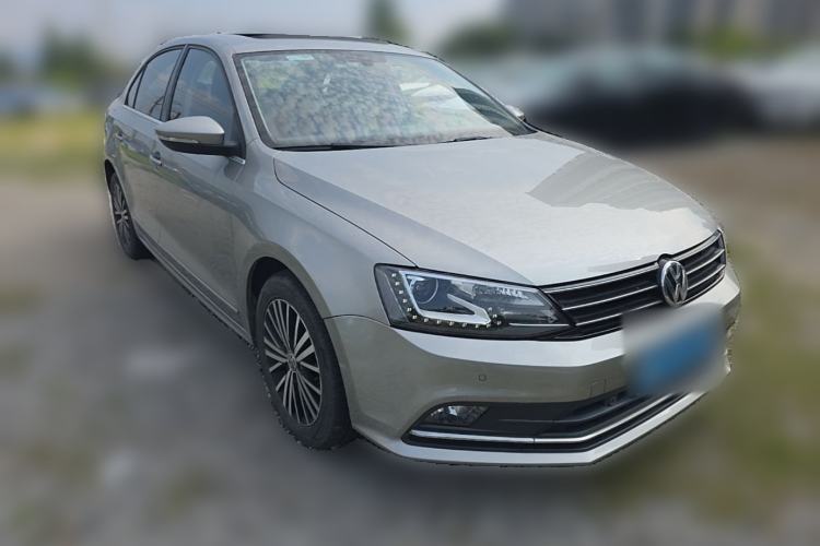Used Volkswagen Sagitar 2017 230TSI Automatic Luxury Edition Front Right 45 Deg