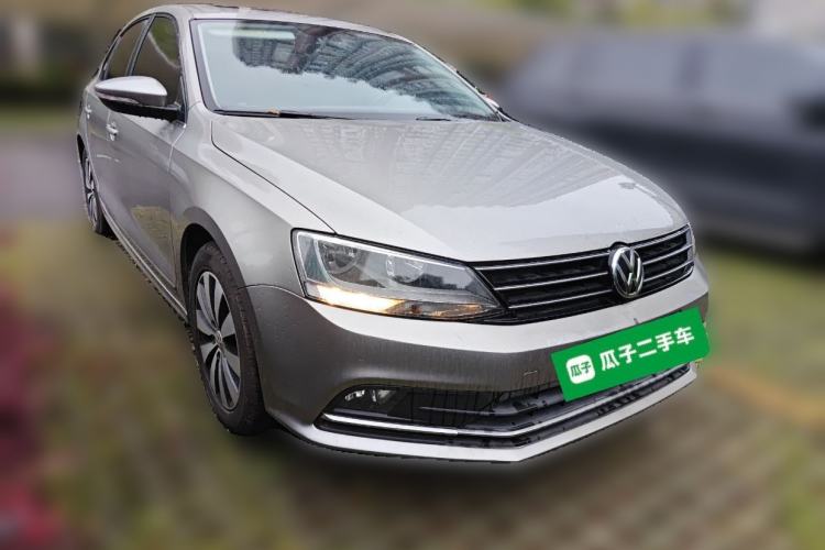 Used Volkswagen Sagitar 2017 180TSI Automatic Luxury Edition Front Right 45 Deg