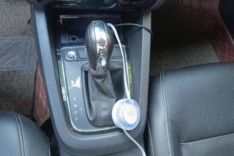 Used Volkswagen Sagitar 2017 1.6L Automatic Comfort Model Gear Lever