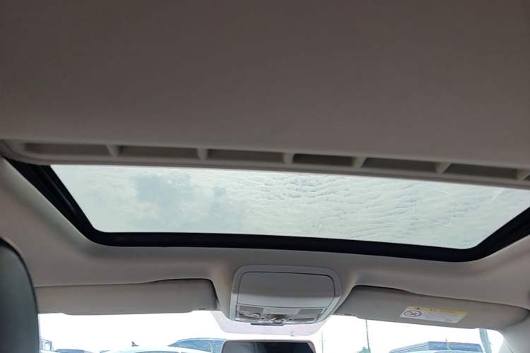 Used Volkswagen Sagitar 2017 230TSI Automatic Comfort Version Headliner