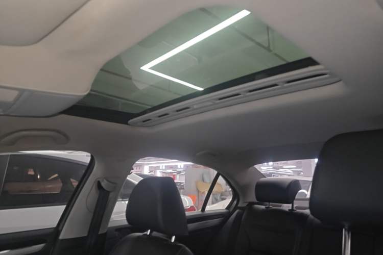 Used Volkswagen Sagitar 2017 1.6L Automatic Comfort Model Headliner