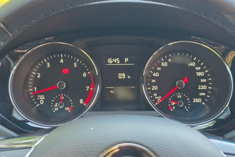 Used Volkswagen Sagitar 2017 230TSI Automatic Comfort Version Instrument Cluster
