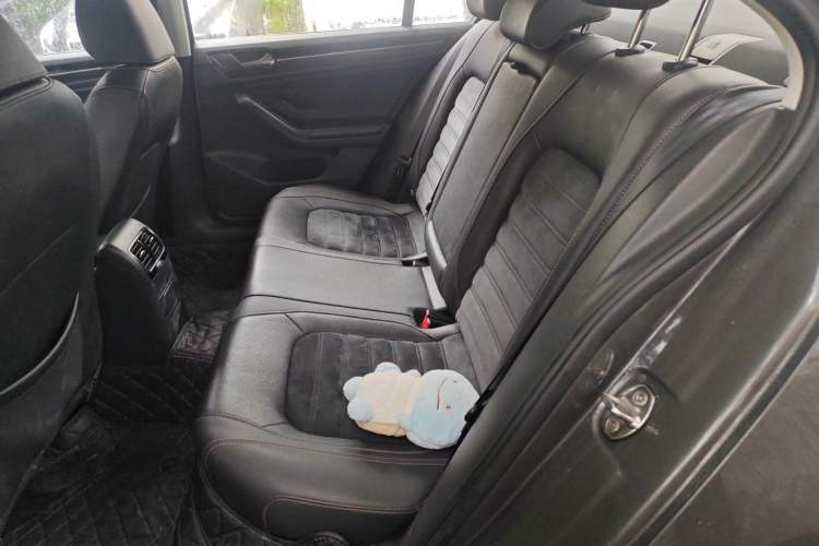 Used Volkswagen Sagitar 2017 230TSI Automatic Luxury Edition Left Rear Seat