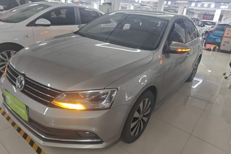 Used Volkswagen Sagitar 2017 1.6L Automatic Comfort Model Guazi used car, China used car export, Used car for sale, Used cars, Cheapest cars for sale