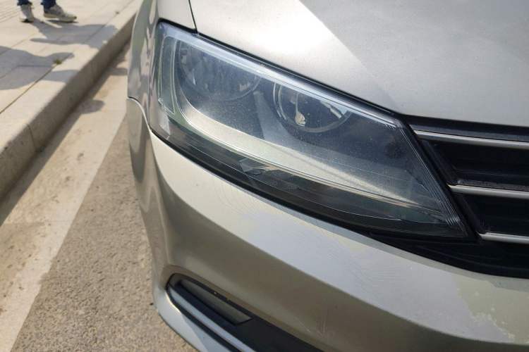Used Volkswagen Sagitar 2017 1.6L Automatic Comfort Model Right Front Headlight