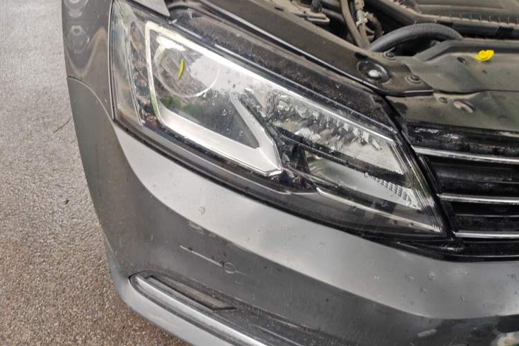 Used Volkswagen Sagitar 2017 230TSI Automatic Luxury Edition Right Front Headlight