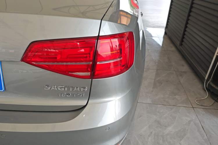 Used Volkswagen Sagitar 2017 180TSI Automatic Luxury Edition Right Rear Taillight