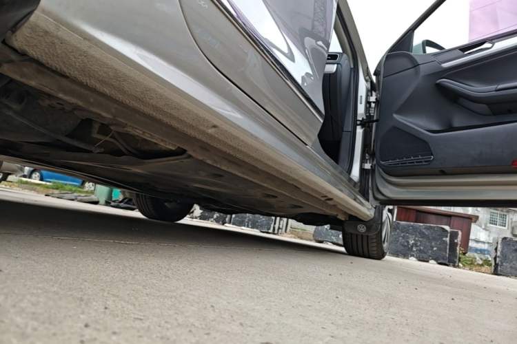 Used Volkswagen Sagitar 2017 1.6L Automatic Comfort Model Right Side Sill