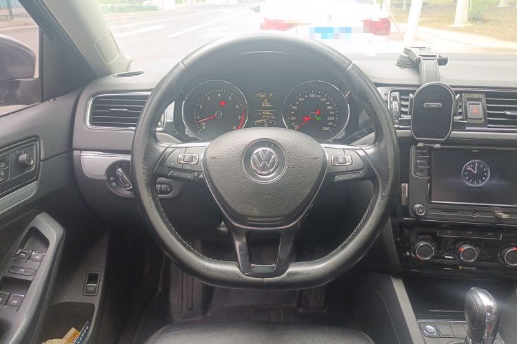 Used Volkswagen Sagitar 2017 1.6L Automatic Comfort Model Steering Wheel